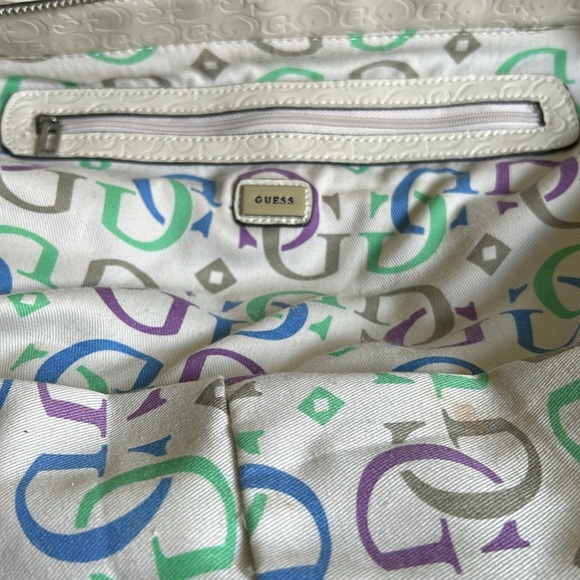 Large GUESS Bag - Picture 11 of 15